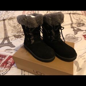 UGG K Sophy boots 3Y